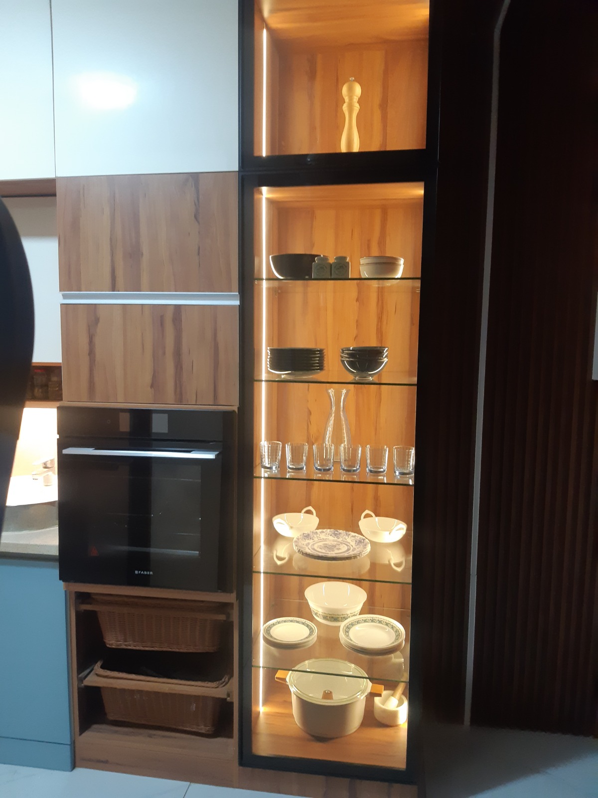 Crockery unit project