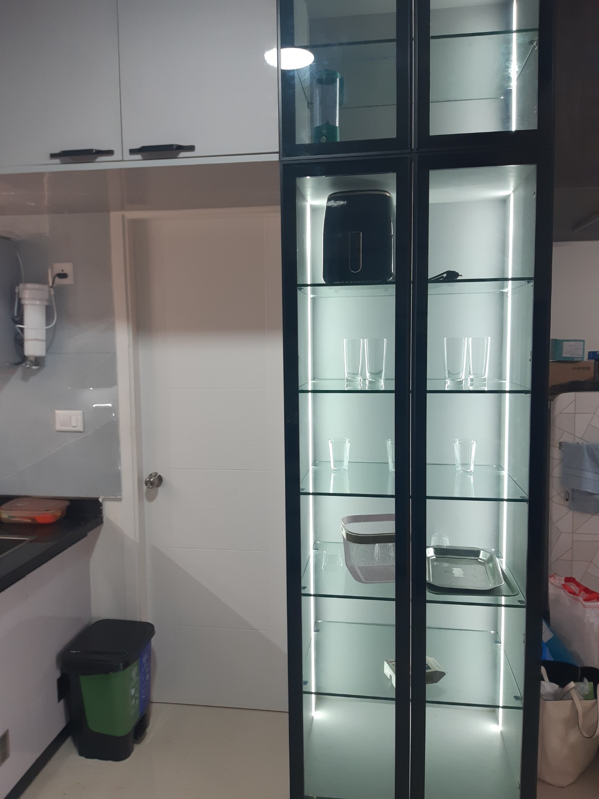 Modern crockery storage unit